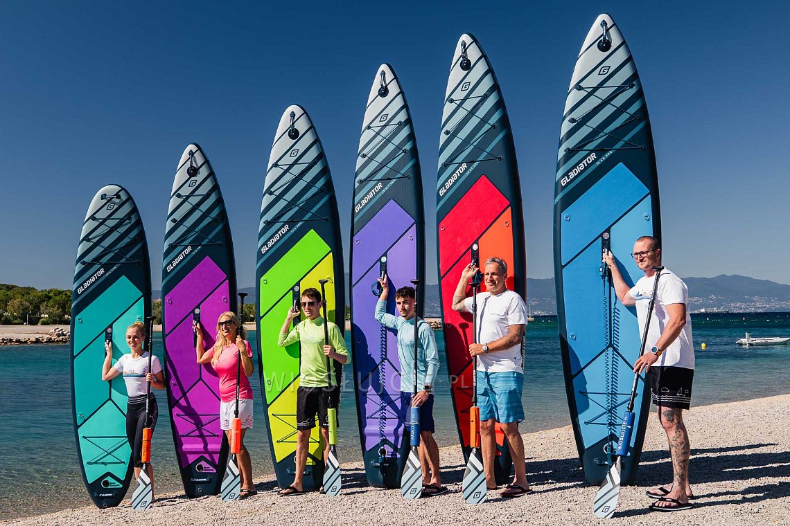 Outfit damski 9 – różowy – deska SUP GLADIATOR PRO, lycra, COOL klapki