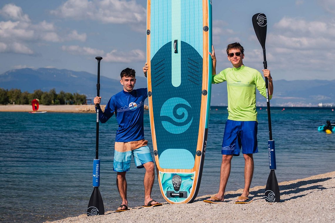 Outfit męski 4 – neonowy zielony – deska SUP GLADIATOR PRO, lycra, COOL klapki