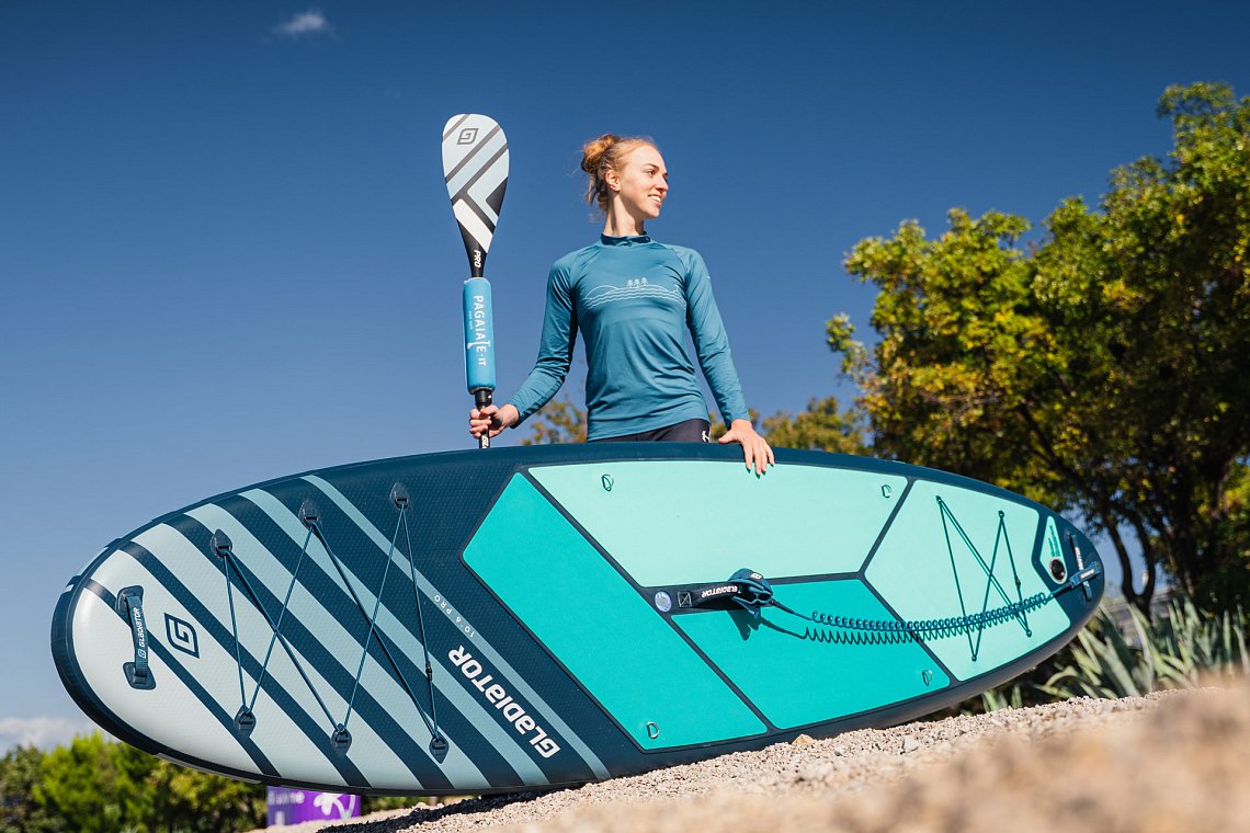 Outfit damski 11 – turkusowy – deska SUP GLADIATOR PRO, lycra, COOL klapki
