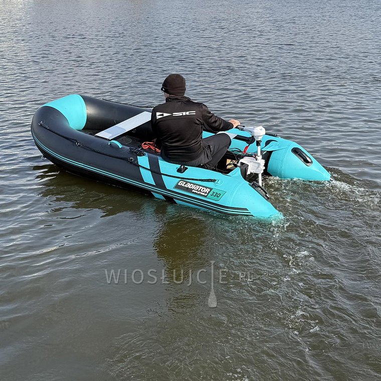 Test silnika WATERSNAKE VENOM 44 na pontonie GLADIATOR B330AD