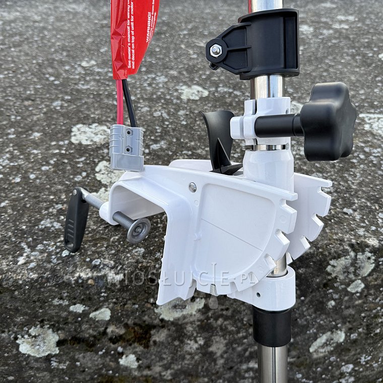 Test silnika WATERSNAKE ADVENCE 70 na pontonie GLADIATOR C370AL