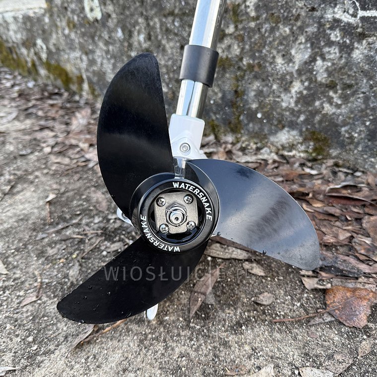 Test silnika WATERSNAKE ADVENCE 70 na pontonie GLADIATOR C370AL