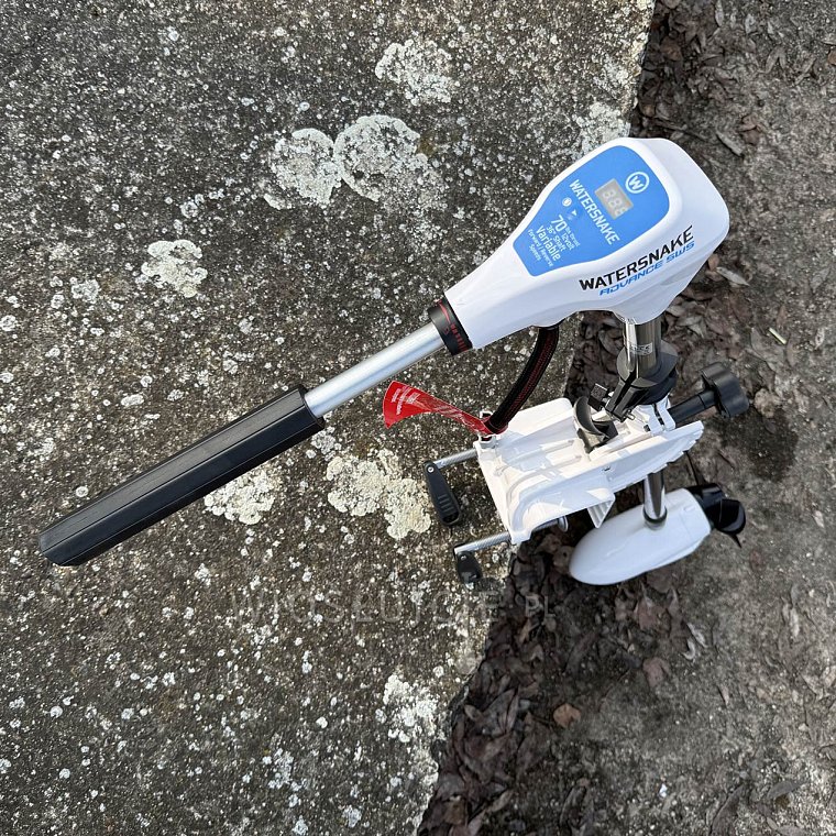 Test silnika WATERSNAKE ADVENCE 70 na pontonie GLADIATOR C370AL