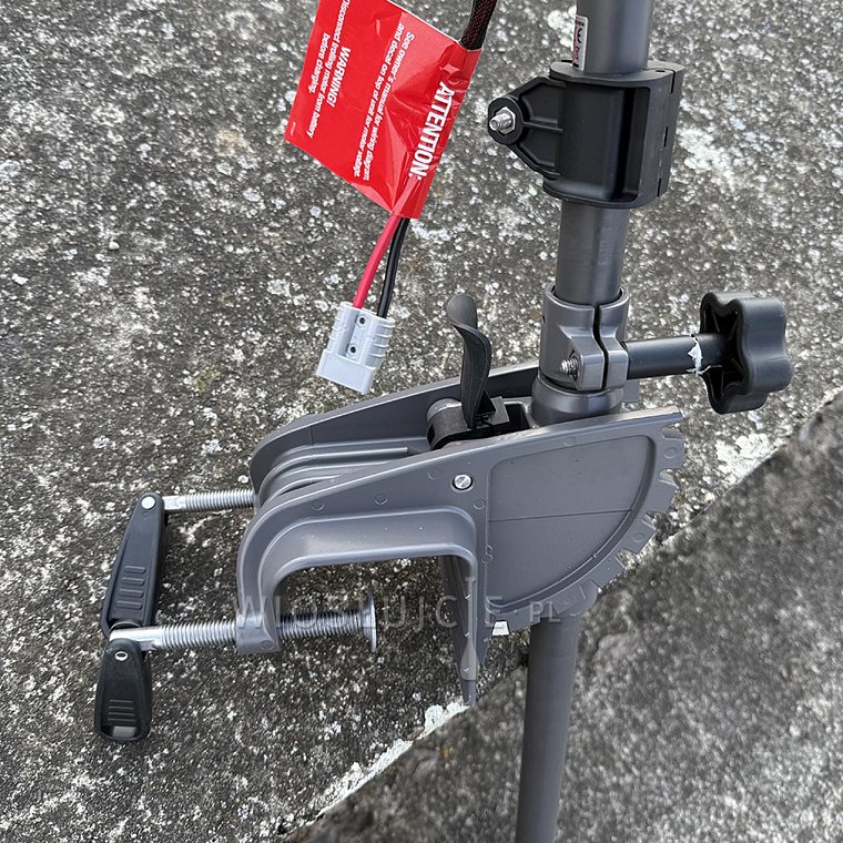 Test silnika WATERSNAKE PRIME 70 na pontonie GLADIATOR B330AD