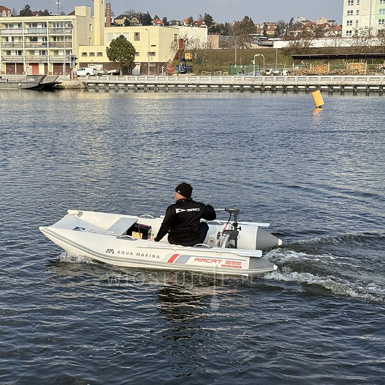 Test silnika WATERSNAKE PRIME 70 na pontonie AIRCAT 335