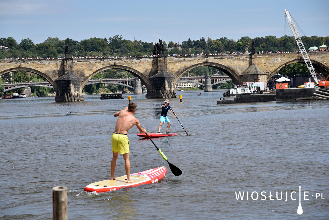 Pierwsze pływanie na desce SUP paddleboard