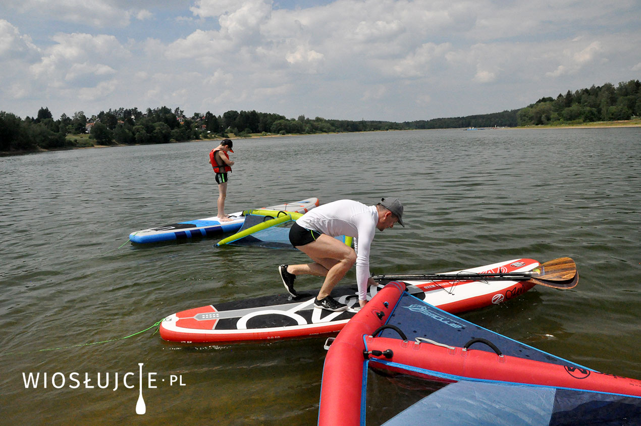 Nauka windsurfingu na desce z nadmuchiwanym żaglem DUOTONE iRIG