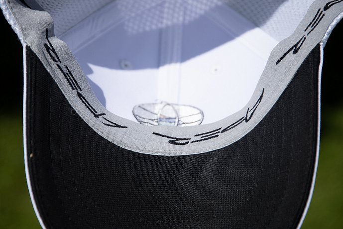 Czapka z daszkiem sportowa PADDLEBOARDING biała z kolorowym logo