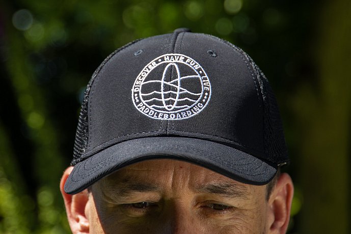 Czapka z daszkiem sportowa PADDLEBOARDING czarna z białym logo