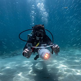 Silnik elektryczny AQUA MARINA BlueDrive X PRO - wielofunkcyjny, do desek SUP, kajaków i nurkowania jako skuter podwodny