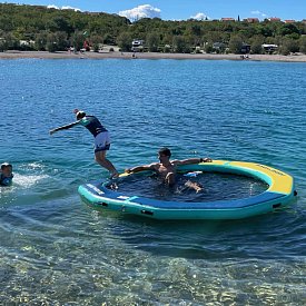 Pływający basen RIDEWAVE FLOATING CIRCLE - pompowany krąg z siatką - średnica 245 cm